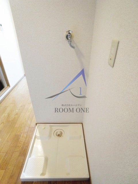 日神パレステージ音羽の設備|洗濯機置き場です。