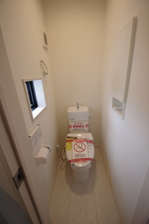 【トイレ】 | 【仲介手数料無料！！】日野市新町２丁目　新築戸建て（全7棟）4号棟　5180万円