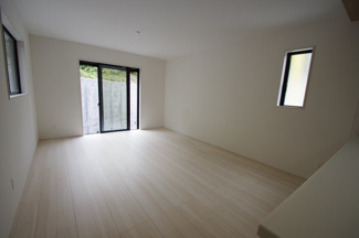 【居間・リビング】 | 【仲介手数料無料！！】日野市新町２丁目　新築戸建て（全7棟）4号棟　5180万円