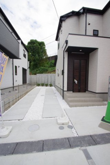 【駐車場】 | 【仲介手数料無料！！】日野市新町２丁目　新築戸建て（全7棟）4号棟　5180万円