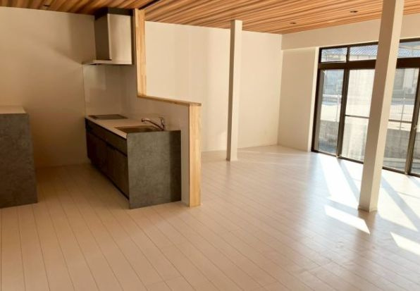 都城市立野町の中古一戸建の居間・リビング