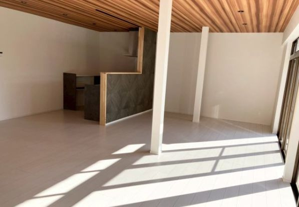 都城市立野町の中古一戸建の居間・リビング