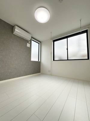 【居間・リビング】 | ベイルーム横須賀堀ノ内プレミア | 照明付き