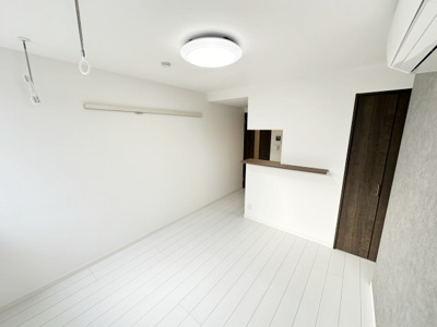 【寝室】 | ベイルーム横須賀堀ノ内プレミア | 白を基調としたお洒落な室内