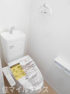 【トイレ】 | 郡山市富久山町福原新築一戸建て8棟 | 落ち着いた色調のトイレです