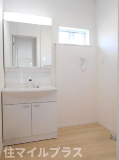 【独立洗面台】 | 郡山市富久山町福原新築一戸建て8棟 | 朝の支度にも助かる、独立の洗髪洗面化粧台
