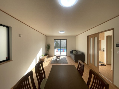 【居間・リビング】 | 沖縄市南桃原（全2棟） | A号棟　LDK17帖♪