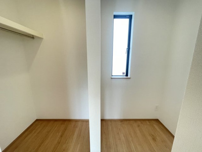 【収納】 | 沖縄市南桃原（全2棟） | A号棟　洋室7.12帖＋WIC＋フリールーム付き♪