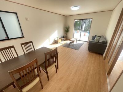 【居間・リビング】 | 沖縄市南桃原（全2棟） | A号棟　LDK17帖♪