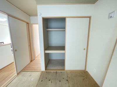 【収納】 | 沖縄市南桃原（全2棟） | A号棟　和室5帖＋収納付き♪