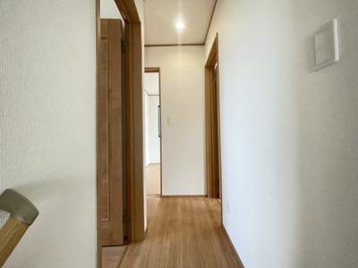 【内装】 | 沖縄市南桃原（全2棟） | A号棟　2階ホール♪