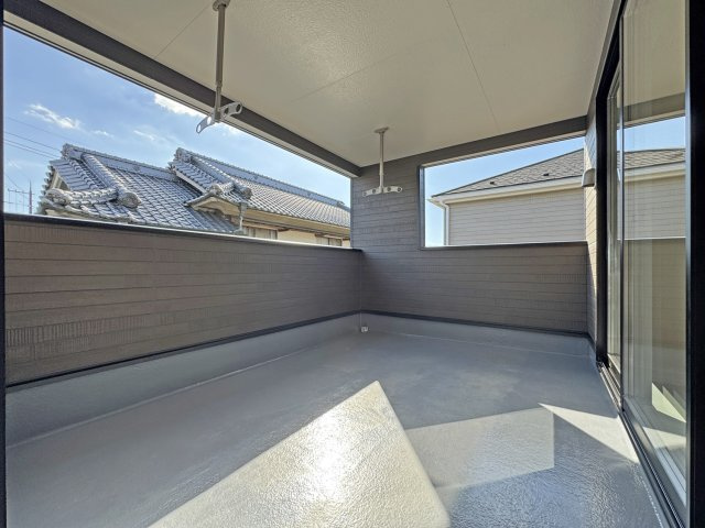 耐震+制震の家 高屋町：住宅性能取得物件 3号棟の洋室|各居室に収納を備えました