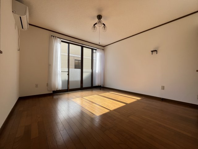 【居間・リビング】 | 寄居町大字露梨子　中古戸建