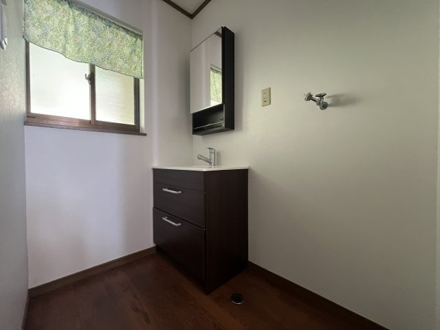 【脱衣所】 | 寄居町大字露梨子　中古戸建