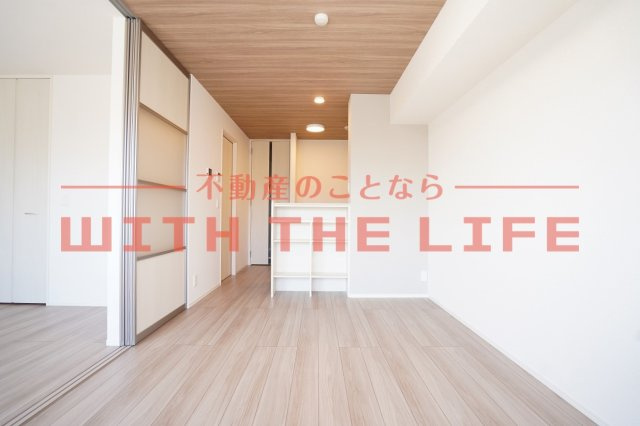 トリシアテラス【キャッシュバック対象物件】の居間・リビング|同施工会社の類似物件の写真です。
※同シリーズ別物件の写真　※現状優先
