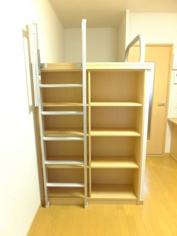 レオパレスＹＵＭＥの内装|棚収納も♪