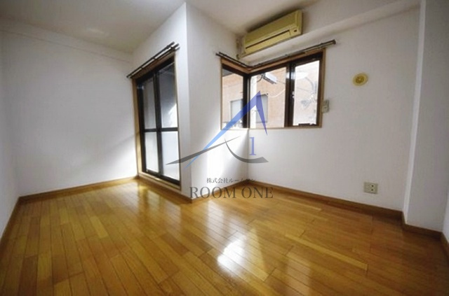 クレール本町の居間・リビング|洋室のお部屋です。