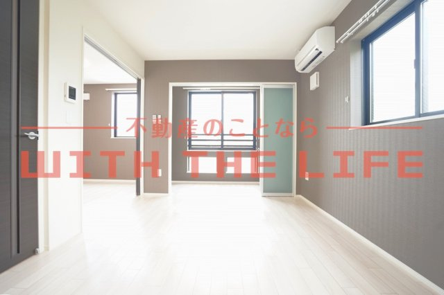 impiaN【10.000円キャッシュバック対象物件】の居間・リビング|こちらの居間で趣味の時間をお楽しみください