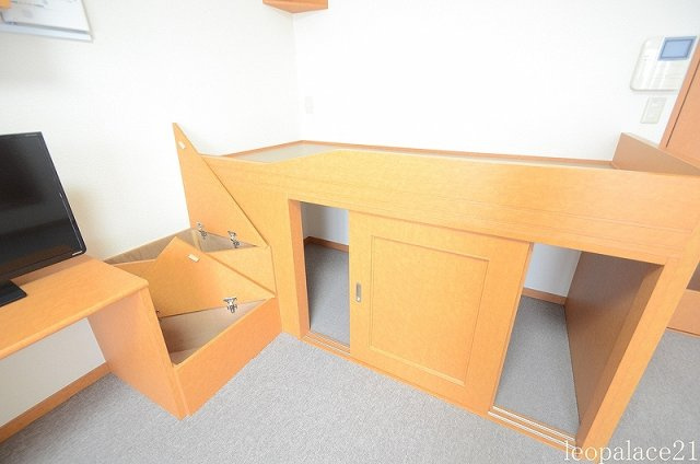 レオパレス俵口ヒルズの内装|ベッド下収納