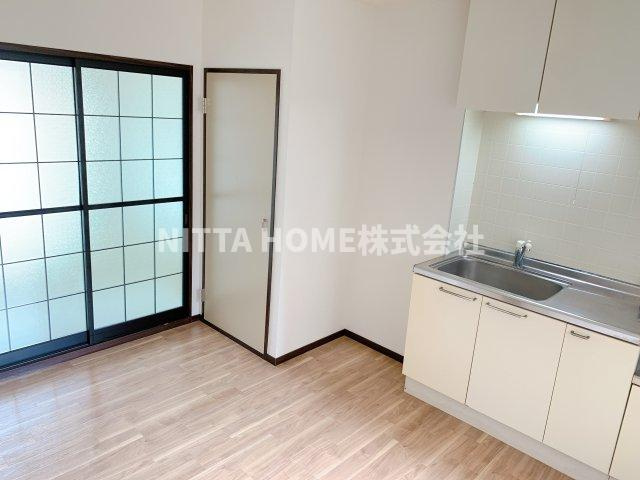 ファミールコーポ高屋8の居間・リビング|６帖のダイニングキッチンです☆彡