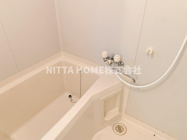 ファミールコーポ高屋8の浴室|独立しているバスルームです＊