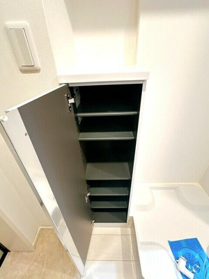 【玄関】 | リバープレイス梅島 | ※反転タイプのお部屋の写真に… 