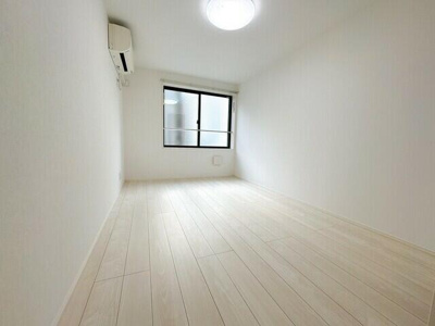 【居間・リビング】 | リバープレイス梅島 | ※反転タイプのお部屋の写真に… 