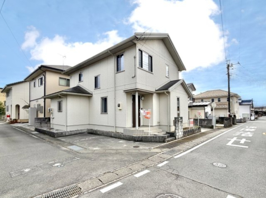 【中古戸建】高崎市三ツ寺町の外観|■外観｜特徴のある個性的な住まいと美しい街並み、そして住みやすい環境を、ぜひ現地でご覧になりませんか。お気軽にお問合せください(^^)  