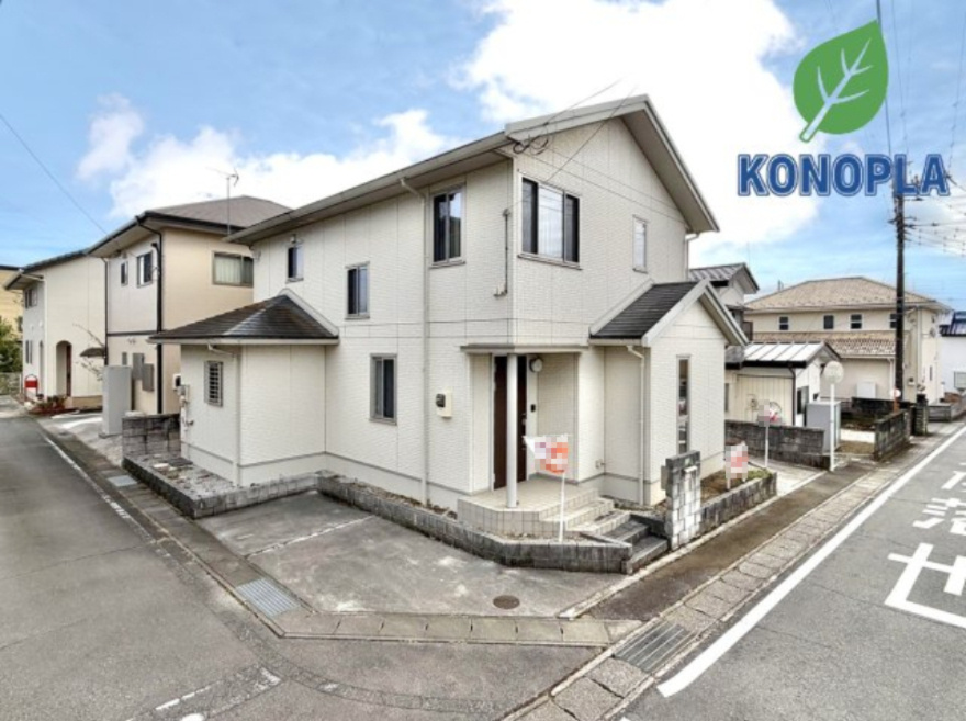 【中古戸建】高崎市三ツ寺町の外観|■外観｜土日のご見学はもちろん、平日・夜間のご案内も大歓迎です♪「今から見たい」や「仕事終わりに見たい」にもご対応できますのでお気軽にお問い合わせください♪