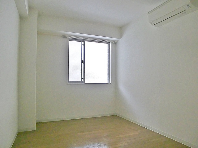 ＬＡＮＡＩ　ＣＯＵＲＴ　２５の洋室|5.7帖の洋室です。