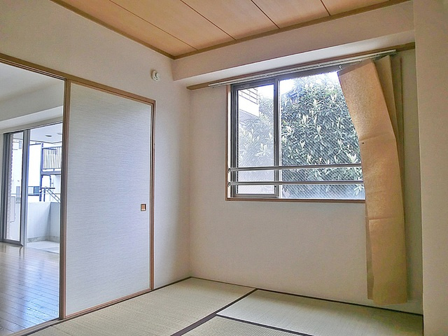 ＬＡＮＡＩ　ＣＯＵＲＴ　２５の和室|６畳の和室です。