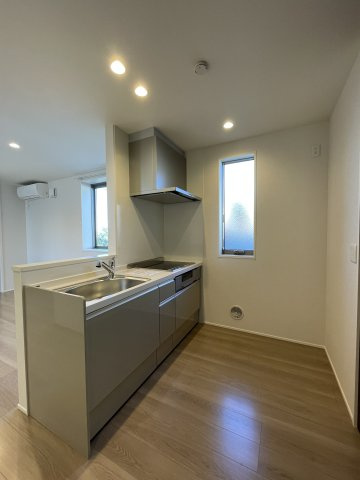 TODOROKI-EN PLUSのキッチン|IH３口グリル付き♪