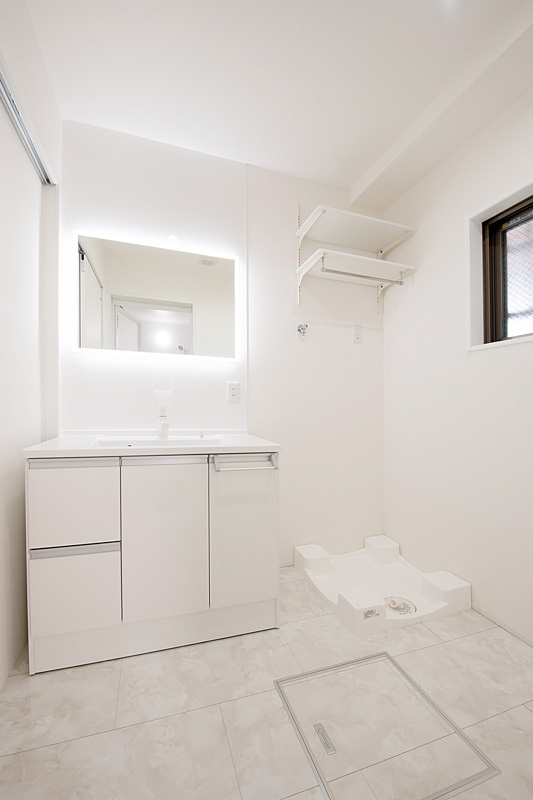 SXLマンション長居の独立洗面台