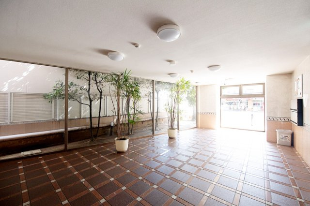 SXLマンション長居のロビー|いつも清掃が行き届いているエントランスロビー