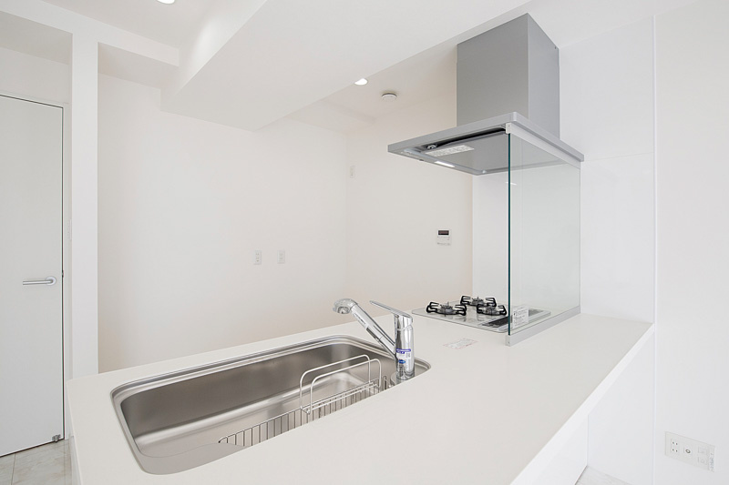 SXLマンション長居のキッチン|動線が短く作業効率の良いコンパクトなキッチン