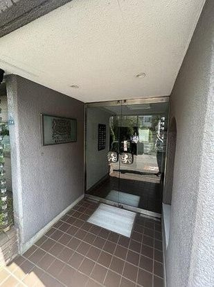 ライオンズマンション駒形のエントランス