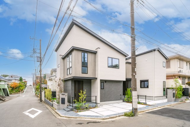 新築分譲［ミラクラスもえぎ野］の前面道路含む現地写真