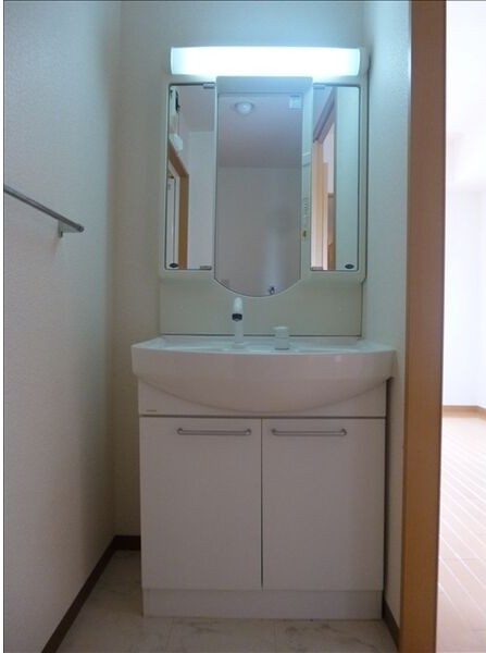 レージュ川原通の洗面所