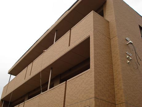 レージュ川原通の外観