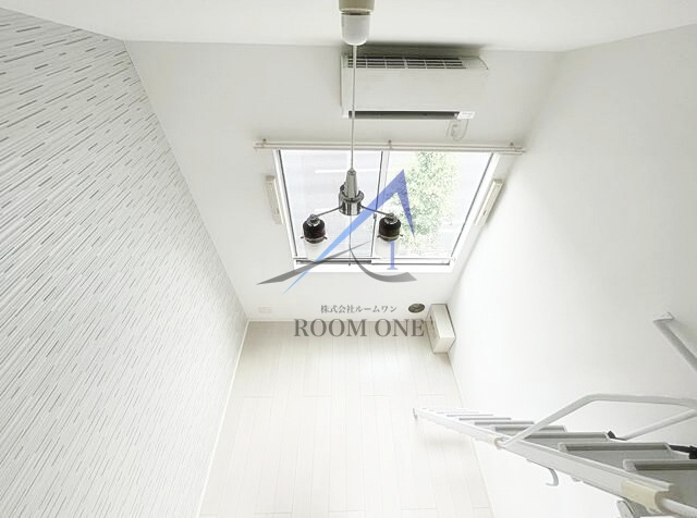 メゾンホワイトの居間・リビング|洋室のお部屋です。