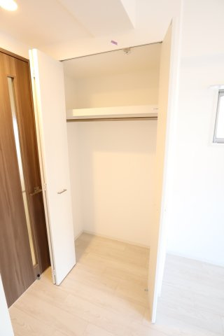 大阪市城東区鴫野西２丁目の賃貸マンションの収納