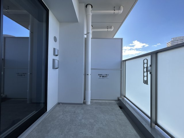 Brillia Tower箕面船場　TOP OF THE HILLのバルコニー