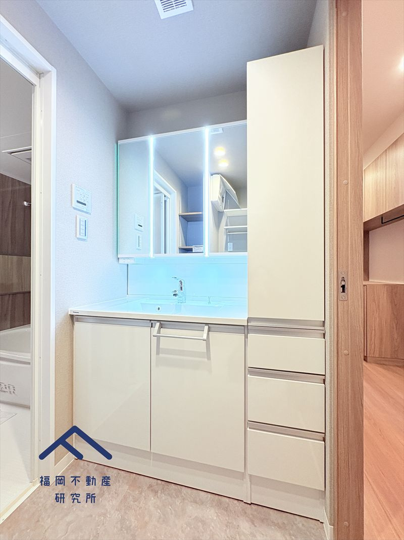 アクロス博多セントラルパークの独立洗面台