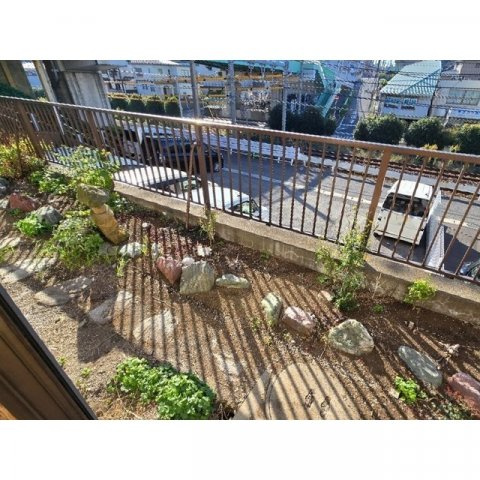 イイダコーポの庭