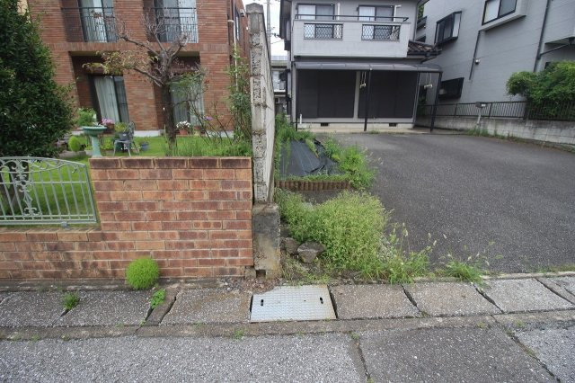 小山市神鳥谷4丁目の外観|北西側との境界部分