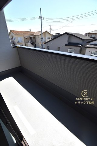 ケイアイフィット　水戸市東台　1期 　2　のバルコニー|日当たり良好なバルコニーです。気分転換に出るだけでも、晴れた日にお洗濯物やお布団を一気に干すのも気持ちがいい♪
