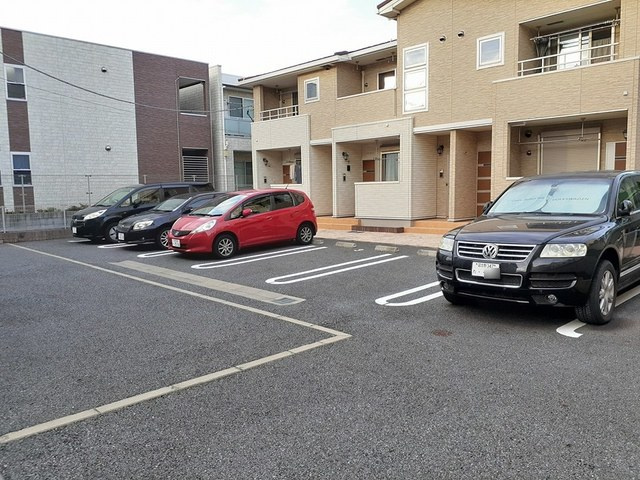 リト・カノンの駐車場