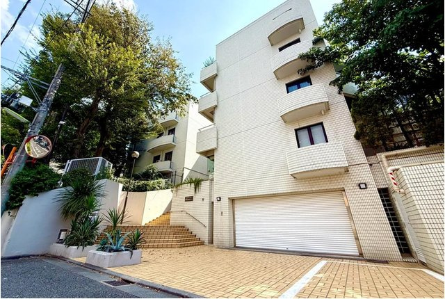 イースタンホームズ若林の外観|スーパーやコンビニ近く買物便利な新耐震基準マンション、イースタンホームズ若林は即日現地案内可能となっておりますので、お気軽にお問い合わせください！
