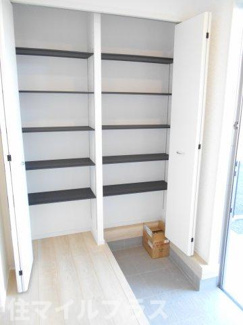 【玄関】 | 郡山市御前南5丁目新築一戸建て２棟 | 落ち着いた玄関です