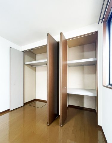 シャーメゾン沖洲　２番館の収納